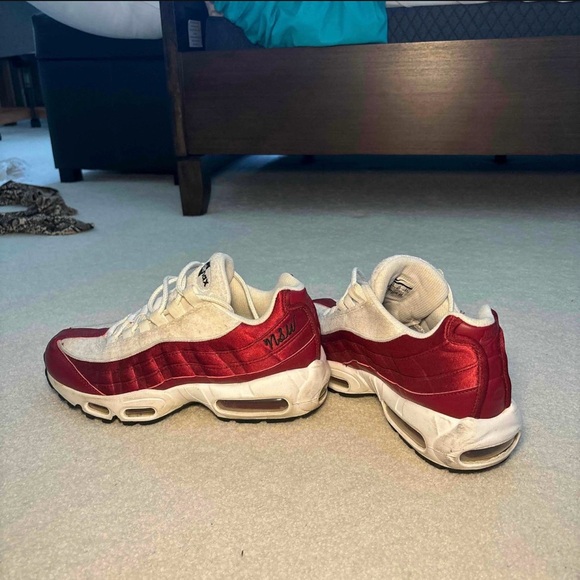 Nike Shoes - 2018 Nike Air max 95 LX NSW.